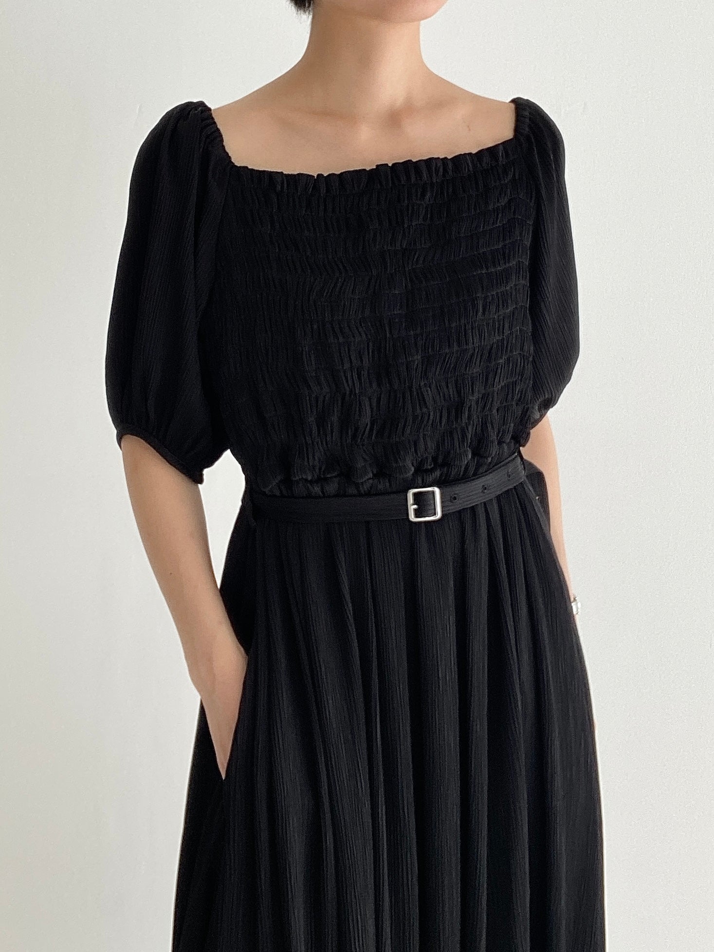 YORYU SATIN SHIRRING DRESS