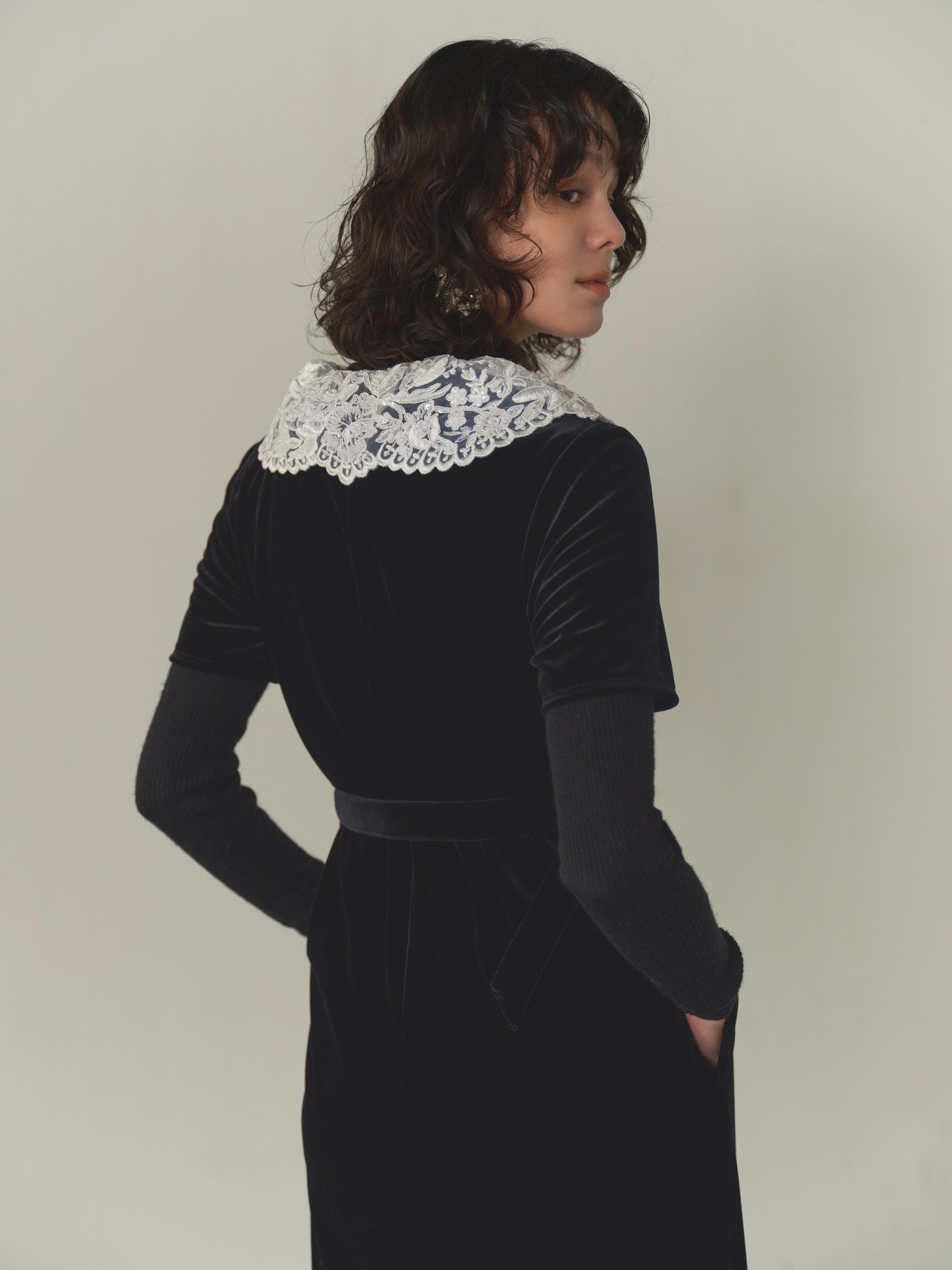 VELOUR LACE COLLAR DRESS